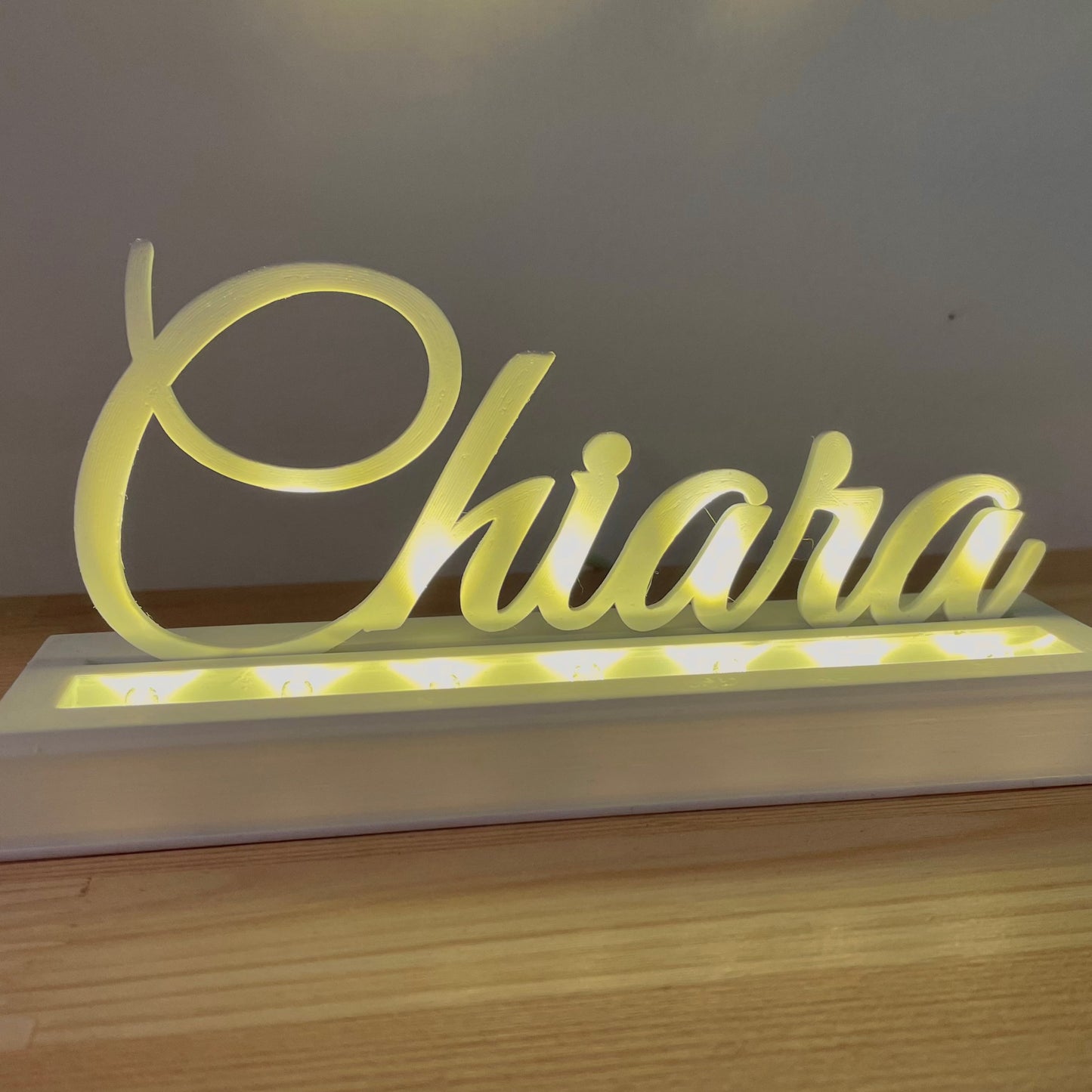Nome personalizzato, luminarie, luce notturno, luminarie nome, nome luminaria, luminaria brindisi, luminarie puglia, luminarie d'arredo, stampa 3d, luce comodino