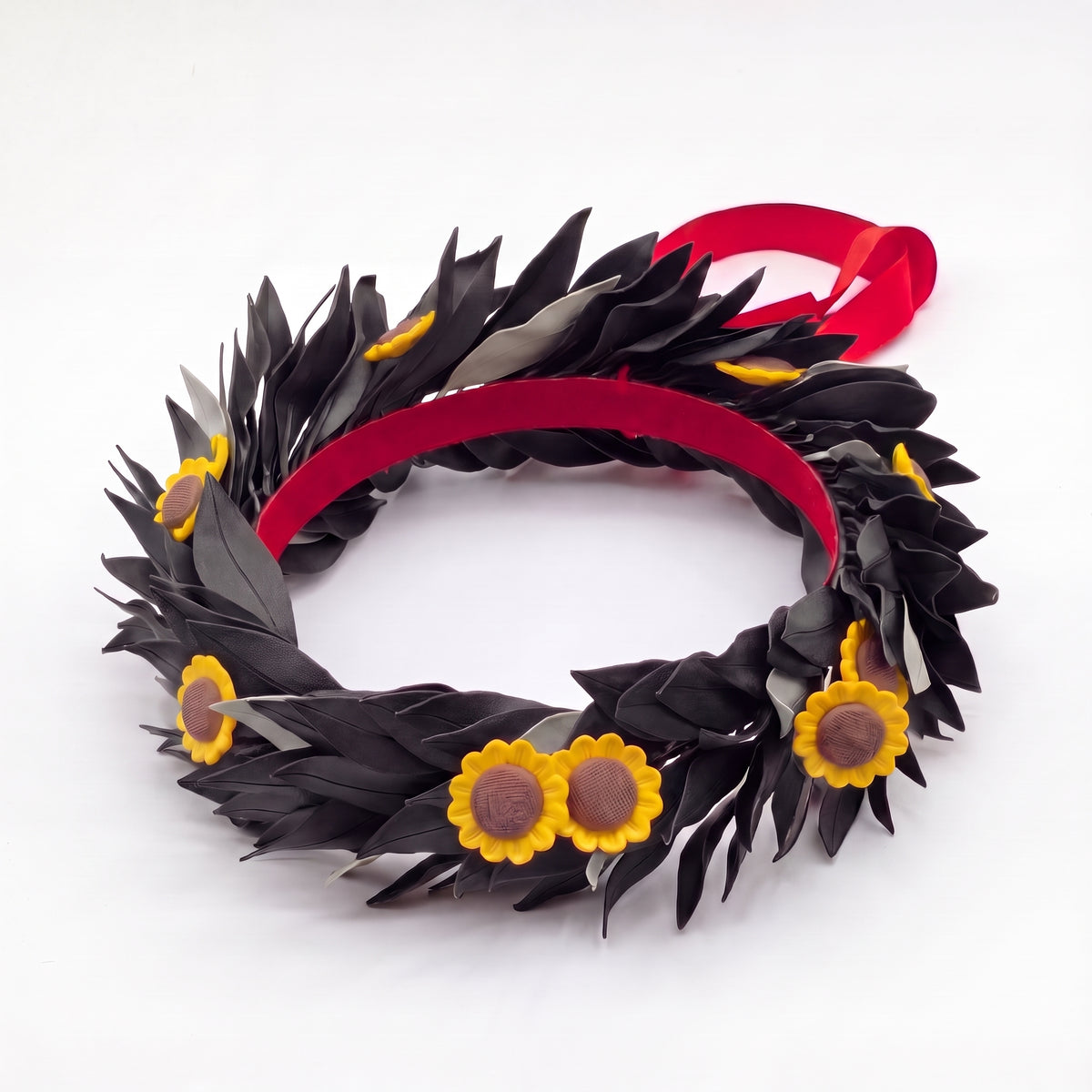 Nero con foglie grigie / Girasoli