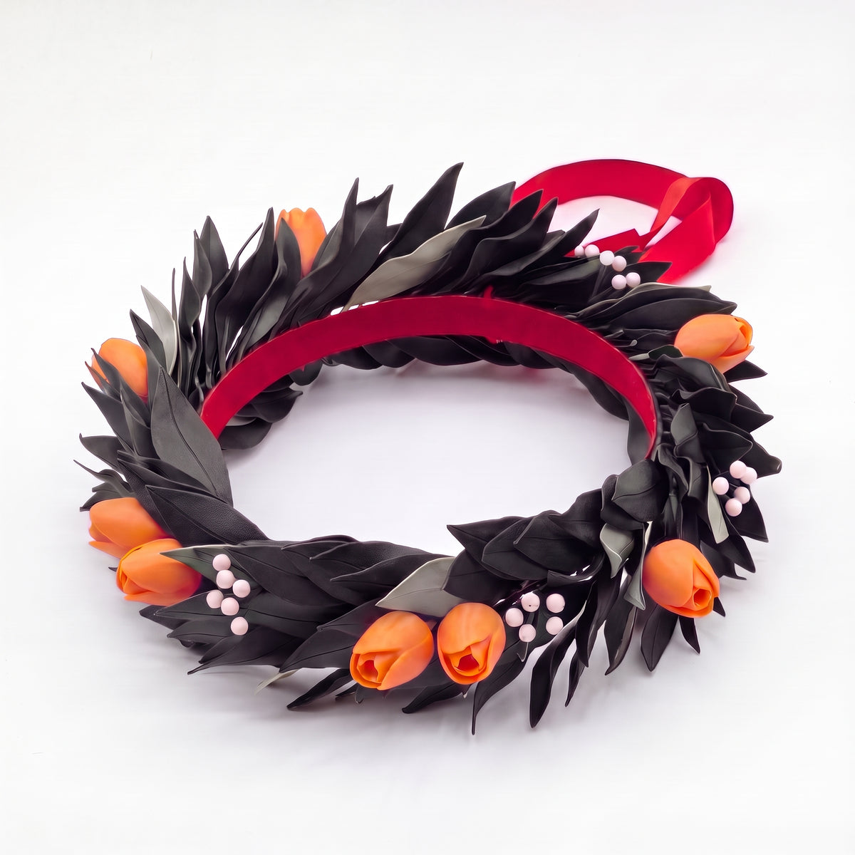 Nero con foglie grigie / Tulipani + Nebbiolina