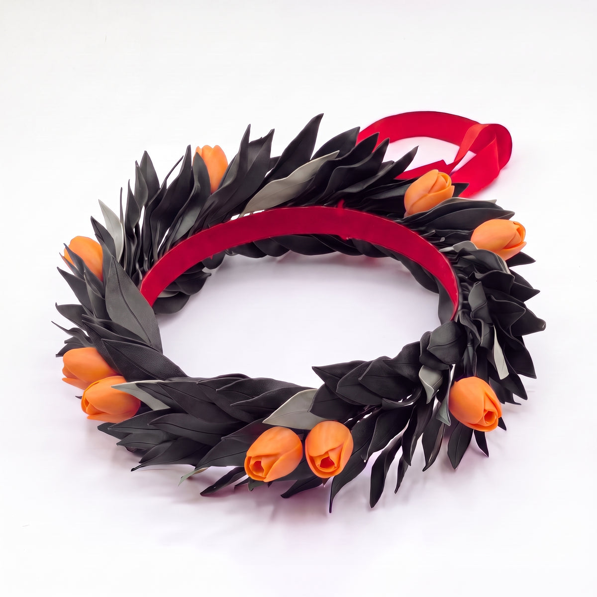 Nero con foglie grigie / Tulipani