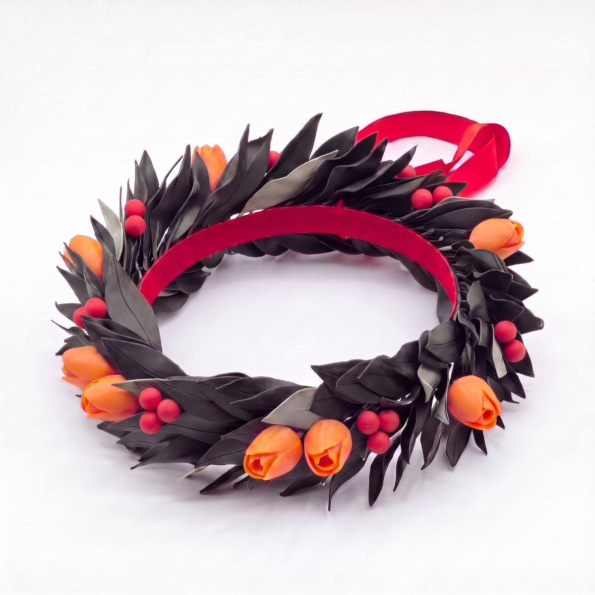 Nero con foglie grigie / Tulipani + Bacche