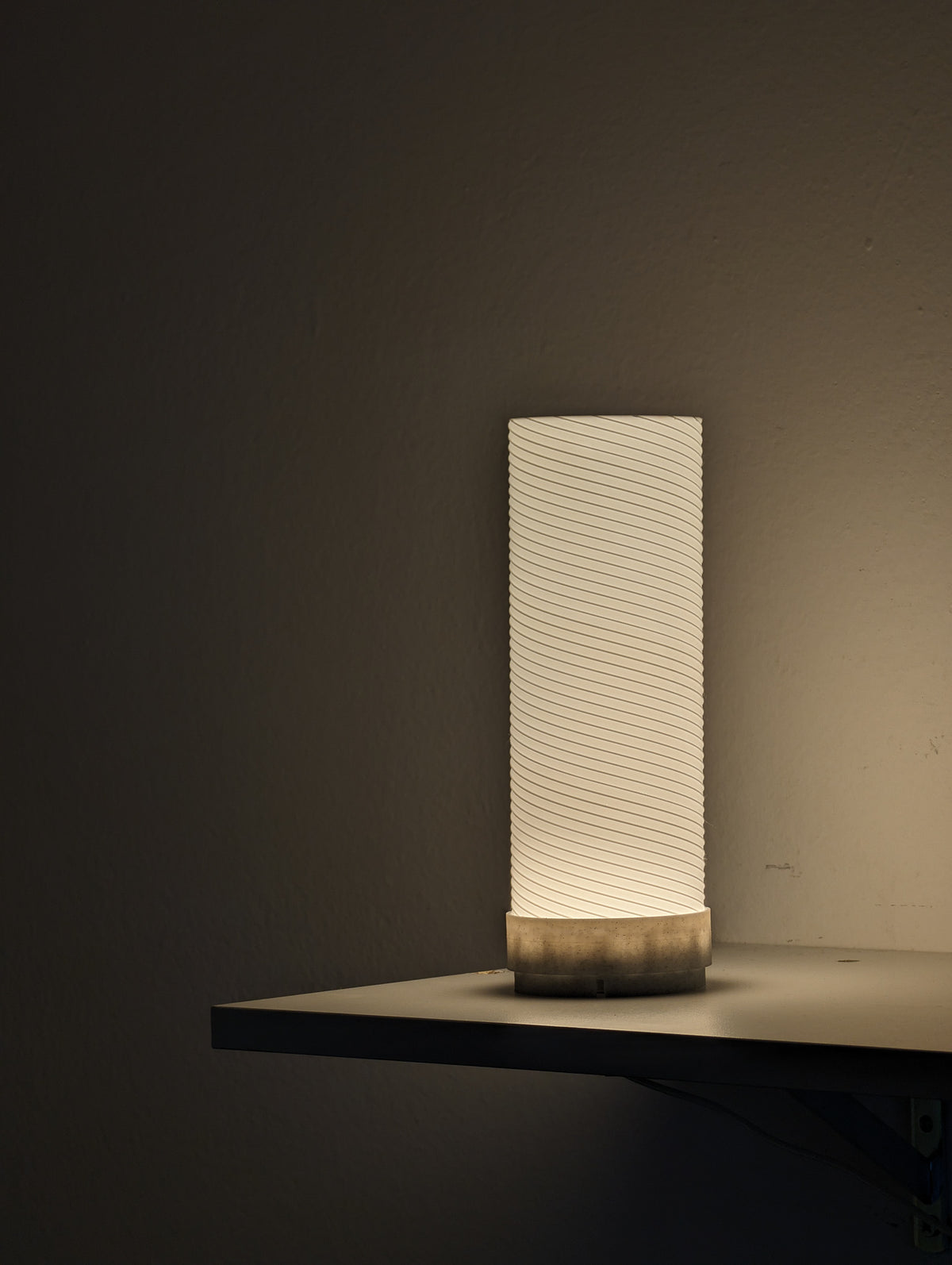 Table lamp, freestanding lamp, interchangeable lamp