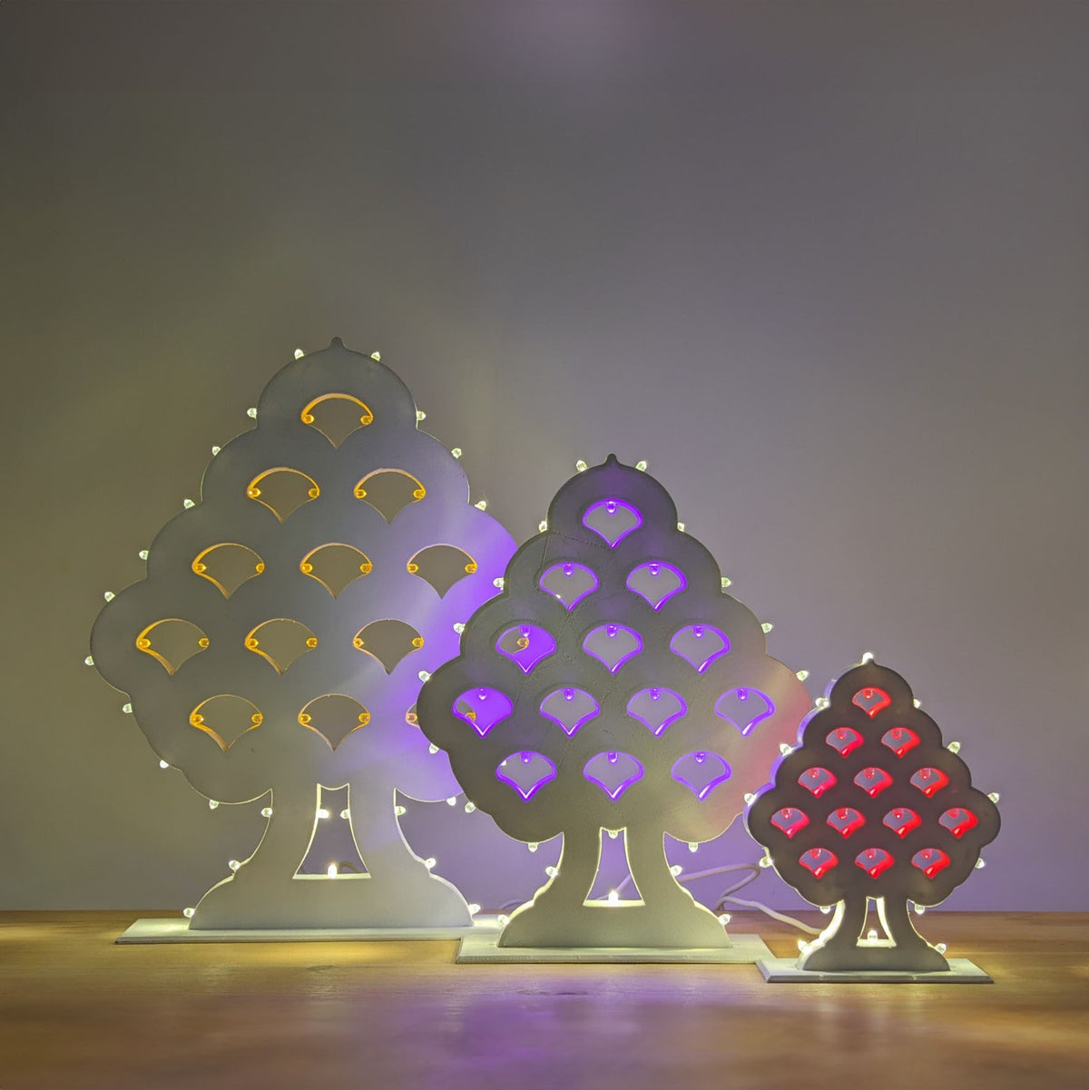 Pine cone, tradition, Grottaglie, ceramics, luminaria, Salento luminarie, Puglia, compostable, LED, 3D printing, lighting, I Luminari